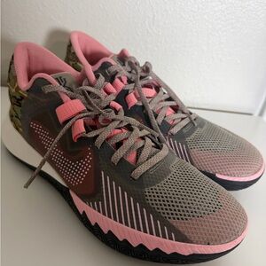 Nike Kyrie Flytrap V Moon fossil Pink Gaze women’s size 9